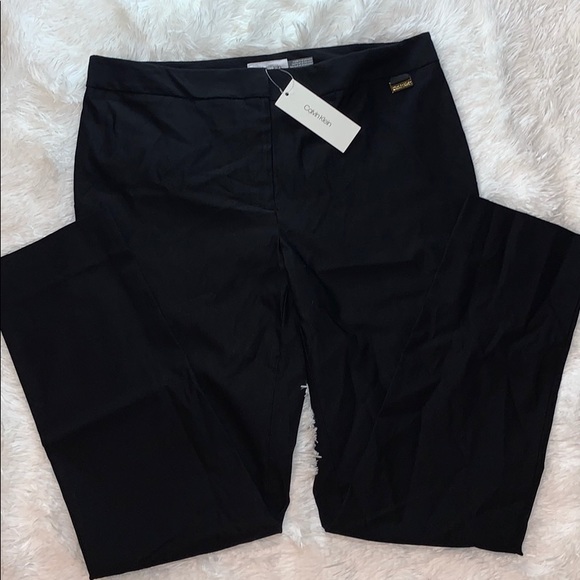 Calvin Klein - Picture 2 of 4